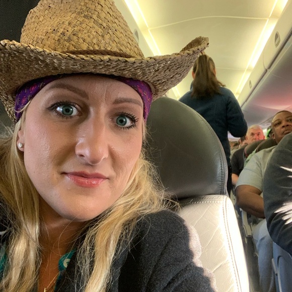 Meet your Posher, Shayna - Picture 4 of 5